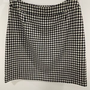 Vintage Hugo Buscati 100% Wool Black and White Houndstooth Mini Skirt